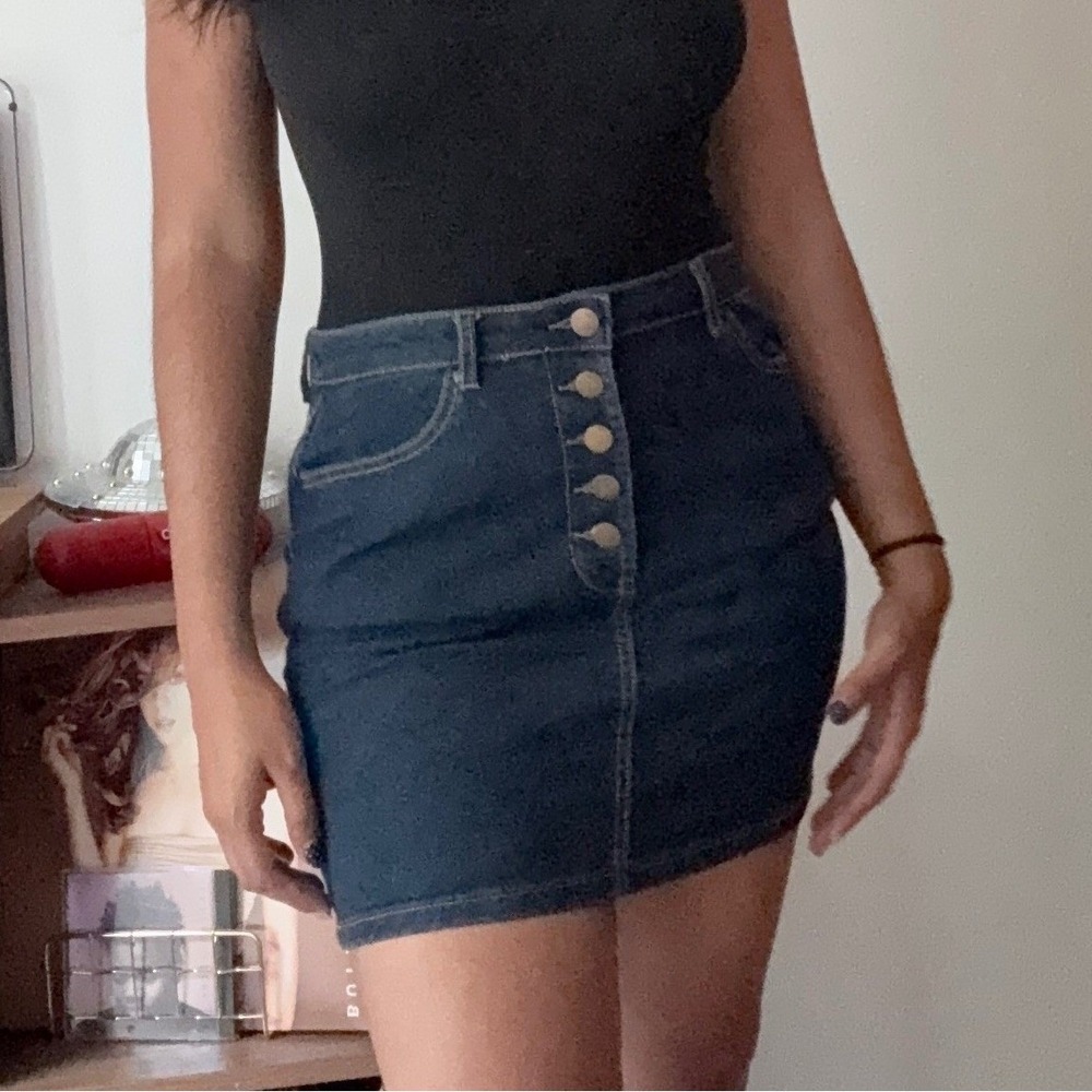 Forever 21 Dark‎ Wash Denim Mini Skirt High Waisted Button Fly Size Medium Blue